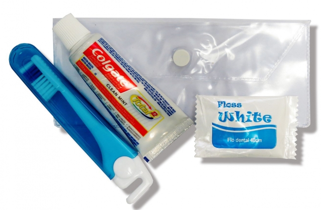 KIT DE HIGIENE BUCAL COM BOT�O