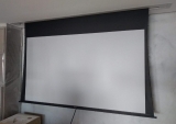 Tela de Projeo Motorizada Tensionada High Contrast 65 Pol 0,99x1,32m 