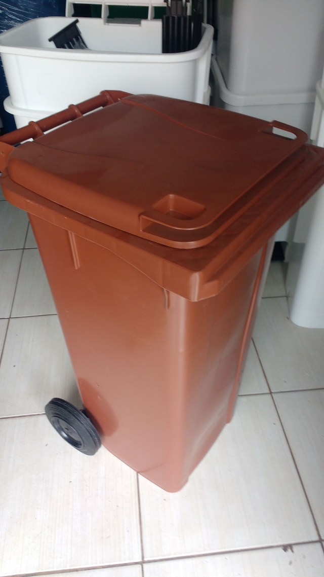 COLETOR 120 LITROS MARROM 