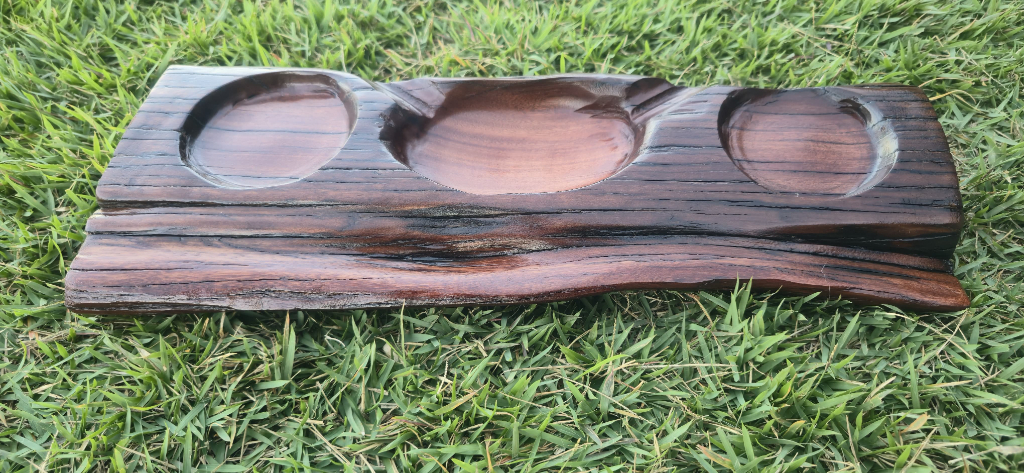 Cinzeiro p/ Charuto de Madeira Rstico e Artesanal c/ Porta Copo/Garrafa - EUCALIPTO VERMELHO